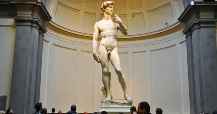 El David, de Miguel Ángel, símbolo del Renacimiento italiano, se exhibe actualmente en la Galería de la Academia de Florencia. /Foto: Tomada de 101viajes.com