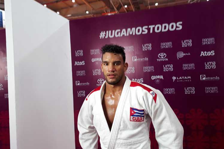 El cubano necesitó de 14 segundos en regla de oro para batir por ippon al local Alonso Wong. /Foto: Prensa Latina