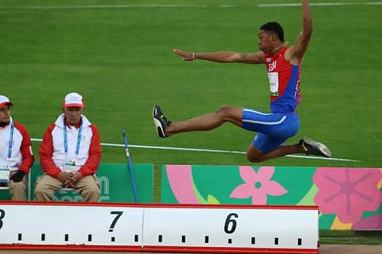 Juan Miguel Echevarría se estiró hasta los 8.27 metros en su cuarto salto para asegurar el oro de un tirón. /Foto: Tito Meriño (PL)