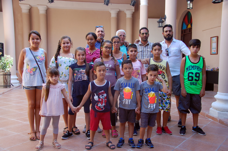 Culminó el taller artístico de verano en su tercer año de trabajan con los niños, mezclando tres manifestaciones: pintura, la escultura y el teatro. /Foto: Karla Colarte