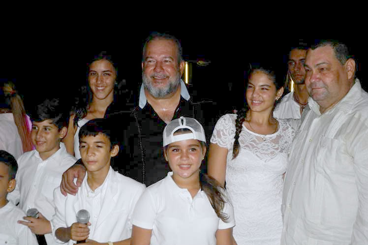 Manuel Marrero Cruz, ministro del turismo, y Félix Duartes Ortega, primer secretario del Partido en esta provincia, durante la clausura del Evento Internacional de Turismo de Naturaleza (Turnat 2019).