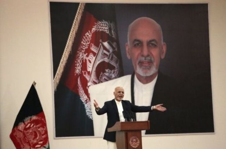 El presidente de Afganistán resultó ileso tras el ataque, según confirmaron los testigos presenciales. | Foto: AP