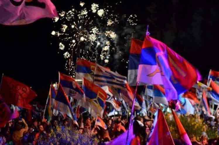 Partidarios del Frente Amplio celebran la victoria parcial, aunque deberán contender con sus rivales históricos el 24 de noviembre en segunda vuelta. /Foto: Prensa Latina