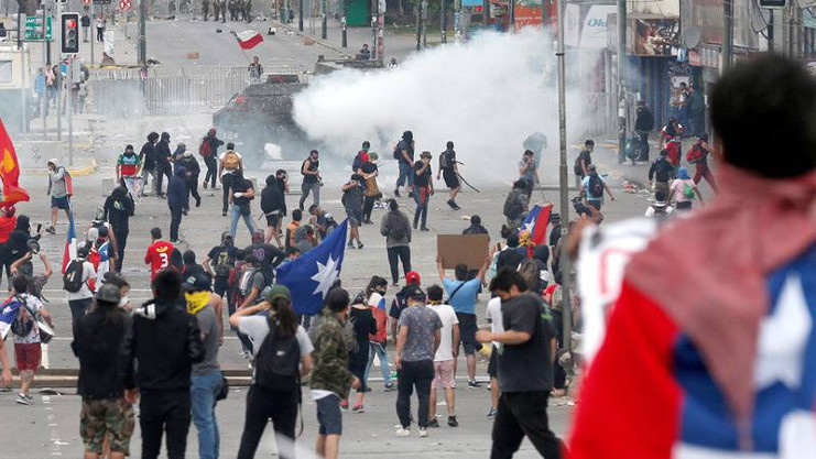 Manifestaciones contra el modelo neoliberal en el Chile de Sebastián Piñera. /Foto: Reuters.