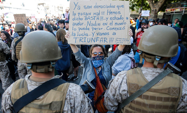 Manifestación cerca del edificio del Congreso Nacional en Valparaíso, Chile, 22 de octubre de 2019. /Foto: Javier Torres (Reuters)