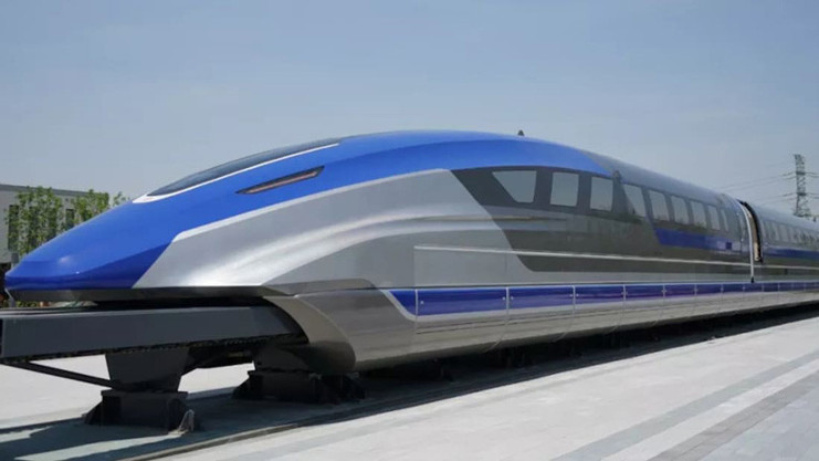 El futuro del transporte rápido en China se presenta en forma de un tren de levitación magnética. Prototipo en Qingdao, provincia china de Shandong. /Foto: Weibo