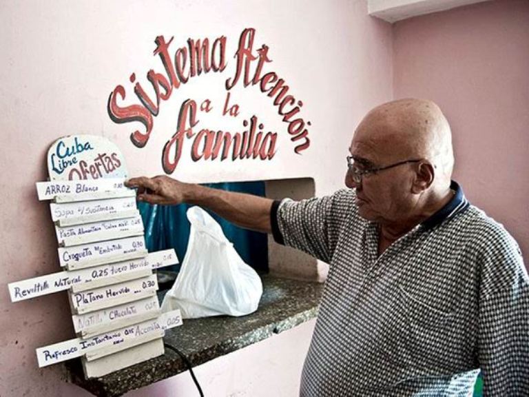 Atención a la familia (SAF) se mantiene vital en Cienfuegos. /Foto: Centro de Documentación
