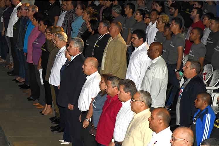 Velada político-cultural en la escalinata universitaria en homenaje al líder histórico de la Revolución, Fidel Castro, al cumplirse tres años de su desaparición física. /Foto: Vladimir Molina (PL)