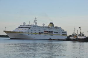 El Hamburg abre la temporada de cruceros de Europa en Cuba./Foto: Juan Carlos Dorado