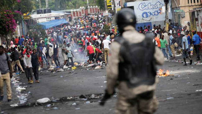 Las protestas estremecen a Haití desde el pasado 15 de septiembre, en medio de una fuerte crisis social, económica y política. /Fotos de la galería: Andrés Martínez Casares (Reuters)