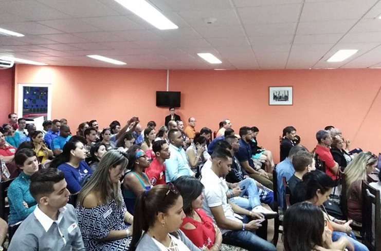 Representantes de once provincias cubanas participan en la Segunda Jornada de Soberanía Tecnológica, auspiciada por la delegación provincial en Cienfuegos de la Unión de Informáticos de Cuba. /Foto: Dainerys