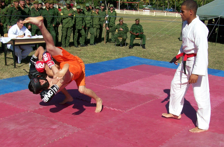 El combate cuerpo a cuerpo con el empleo del arte marcial coreano KiokSul resume las modalidades de la competencia. /Foto Efraín Cedeño