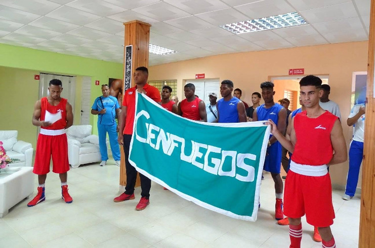 Abanderamiento del equipo cienfueguero que tomará parte en el nacional de boxeo Playa Girón. /Foto: Lissy Mejías