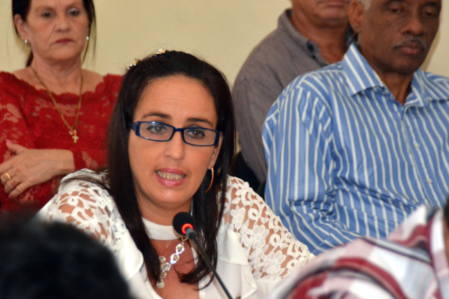 María del Carmen Serra Lliraldi, vicepresidenta del Consejo de la Administración Provincial notificó el Presupuesto para 2020. /Foto: Modesto Gutiérrez Cabo (ACN)