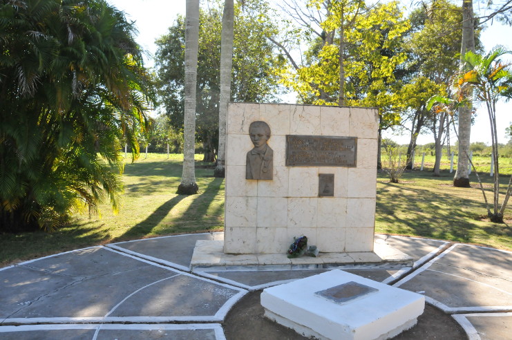 Monumento a José Martí en el Memorial Hanábana. /Foto: Juan Carlos Dorado