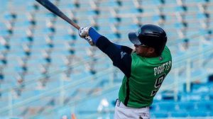 El infielder César Prieto ha sido contratado para jugar en la Liga Mexicana de Béisbol.