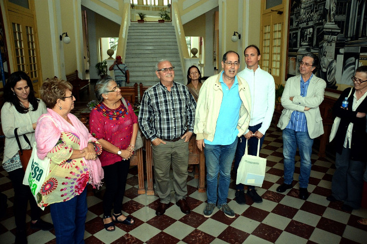 En el recibidor del Palacio de Gobierno en Cienfuegos. /Foto: Modesto Gutiérrez Cabo (ACN)