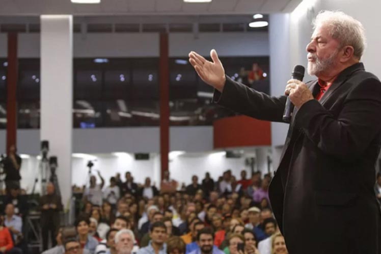 Lula insistió en que dedicará si es preciso el resto de su vida para probar su inocencia y demostrar que el grupo de trabajo de Lava Jato es parte de una campaña concertada con el Departamento de Seguridad de Estados Unidos. /Foto: Prensa Latina