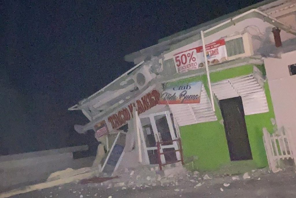 Casa colapsada tras el sismo./Foto: Ricardo Ortiz / Reuters