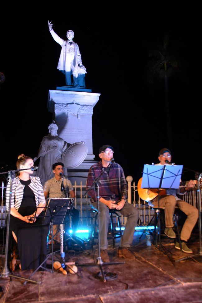 Dedicatoria musical de Los Novo a José Martí.