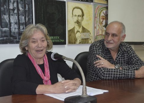 Ronquillo y Juana Carrasco, presidente del jurado. Foto: Abdel Romero/Cubaperiodistas.