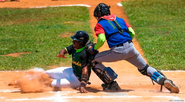 Aguada y Cruces dieron primero en las semifinales. / Foto: Aslam Castellón