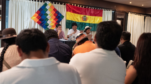 Evo promovió la participación activa de los pueblos indígenas en las tomas de decisiones del Estado. /Foto: Twitter @evoespueblo