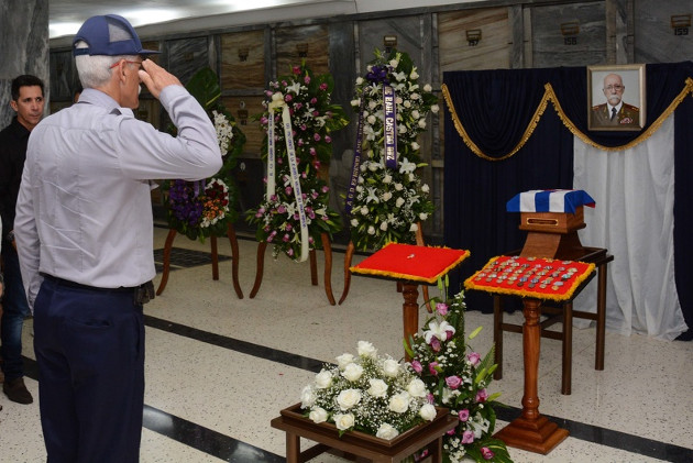 Honras fúnebres del General de División Efigenio Ameijeiras Delgado, efectuadas en el Panteón de los Veteranos de la Necrópolis de Colón, en La Habana, el 11 de febrero de 2020. /Fotos: Marcelino Vázquez (ACN)