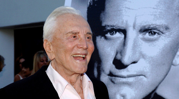 Actor Kirk Douglas en California (EE.UU.). 30 de julio de 2006. /Foto: Phil Klein (Reuters)