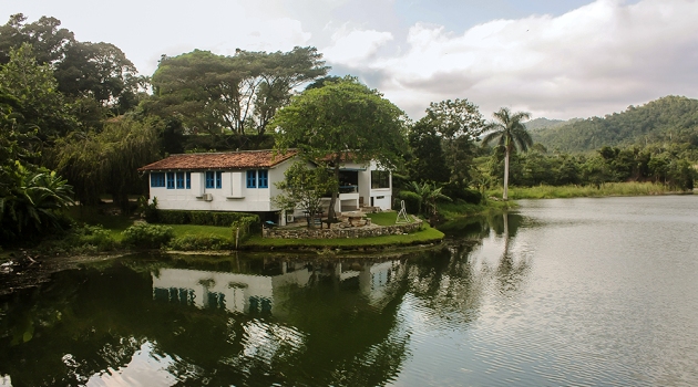 Residencias situadas en distintos niveles del terreno. Foto: Deny Extremera/ Cubadebate.