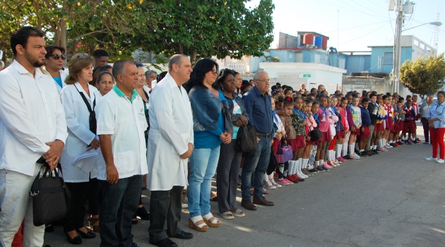 Por el policlínico universitario José Luis Chaviano Chávez inició ofialmente en Cienfuegos la 59 Campaña nacional de vacunación antipoliomielítica oral bivalente/ Foto Karla Colarte