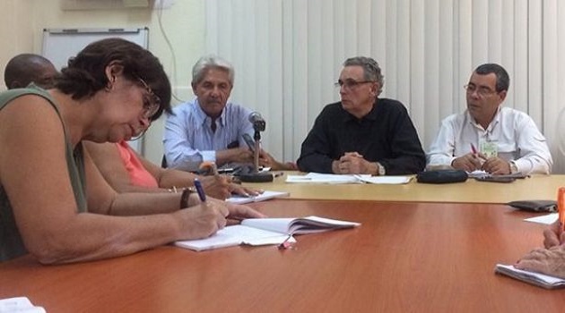 Autoridades del Ministerio de Salud Pública ofrecen información actualizada sobre las medidas en Cuba ante el Covid-19. /Foto: Cubadebate.