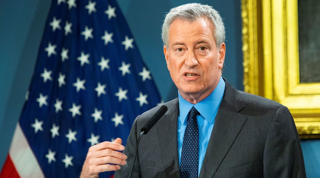 Bill de Blasio durante una rueda de prensa sobre el covid-19 en Manhattan (Nueva York, EE.UU.), el 14 de marzo de 2020. /Foto: Eduardo Muñoz (Reuters)