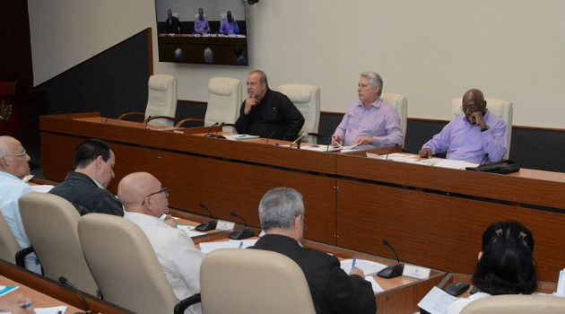 En reunión encabezada por el Presidente Díaz-Canel con las máximas autoridades de las provincias y el municipio especial Isla de la Juventud, fue reconocida la efectividad del Plan de Prevención y Control del COVID-19 en Cuba. /Foto: Estudios Revolución