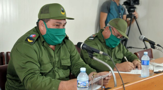 En el programa radial Aquí el pueblo, las máximas autoridades políticas y gubernamentales de Cienfuegos explicaron las acciones que implementa la provincia para enfrentar la pandemia del Covid-19./Foto: Juan Carlos Dorado