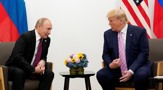 Vladímir Putin y Donald Trump durante una reunión bilateral mantenida en el marco de la cumbre del G20 en Osaka, el 28 de junio de 2019. /Foto: Kevin Lamarque (Reuters)
