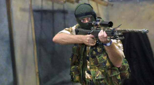 Un soldado de las Fuerzas del Servicio Aéreo Especial (SAS, por sus siglas en inglés) del Reino Unido durante unos entrenamientos militares. /Foto: HispanTV