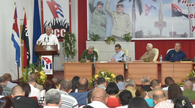 Primera reunión regional del Centro del país, para el enfrentamiento a la enfermedad, encabezada por el Presidente de la República, Miguel Díaz-Canel Bermúdez. /Foto: Estudios Revolución