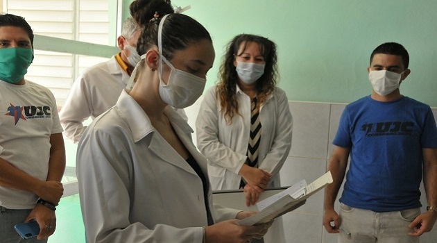 Los jóvenes trabajadores de la Salud patentizaron su compromiso ético ante la situación del Covid-19./Foto: Juan Carlos Dorado