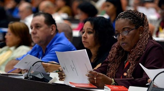 Diputados analizan el proyecto de cronograma legislativo, aprobado posteriormente en la ANPP. /Foto: ANPP.