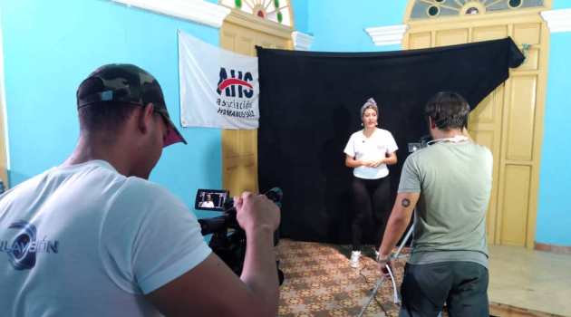 En el Centro Cultural de las Artes Benny Moré, de Cienfuegos, se filmaron estas “cápsulas promocionales”, las cuales llegarán al público a través de las redes sociales. / Foto: Lisandra González