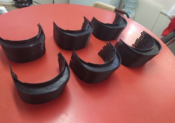 Modelo de viseras fabricadas con impresoras 3D mediante el proceso llamado FDM. /Foto: Cortesía de los entrevistados.