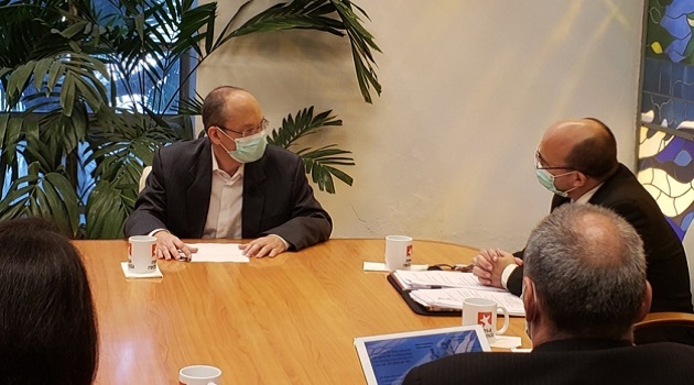 Durante una mesa redonda dedicada a la biotecnología cubana, Gerardo Guillén, director de investigaciones del Centro de Ingeniería Genética y Biotecnología (CIGB), explicó que el medicamento denominado CIGB 2020 está sometido a ensayos clínicos en el hospital Luis Díaz Soto, de La Habana./Foto: Presidencia Cuba