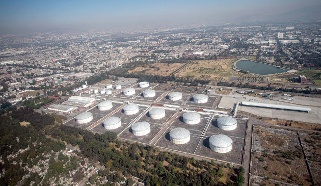 Vista aérea de instalaciones de Pemex en Azcapotzalco. /Foto: Pedro Pardo (AFP)