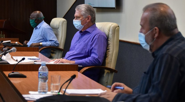 En la tarde de este miércoles volvió a sesionar el grupo temporal de trabajo para la prevención y el control del nuevo coronavirus, encabezado por el Presidente de la República y el Primer Ministro. /Foto: Estudios Revolución