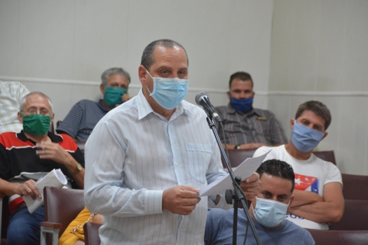 Salvador Tamayo Muñiz, director provincial de Salud, anunció la reorganización de la atención médica./Foto: Modesto Gutiérrez