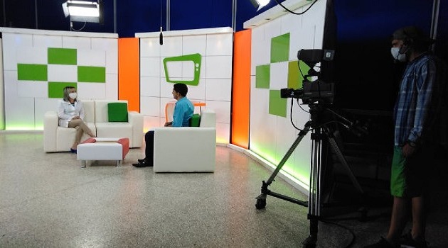 Con la presencia de invitados se esclarecen las inquietudes de los televidentes. /Foto: Cortesía de Eviezer Tamayo