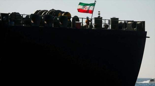 Un buque cisterna iraní navegando en las aguas internacionales. /Foto: HispanTV