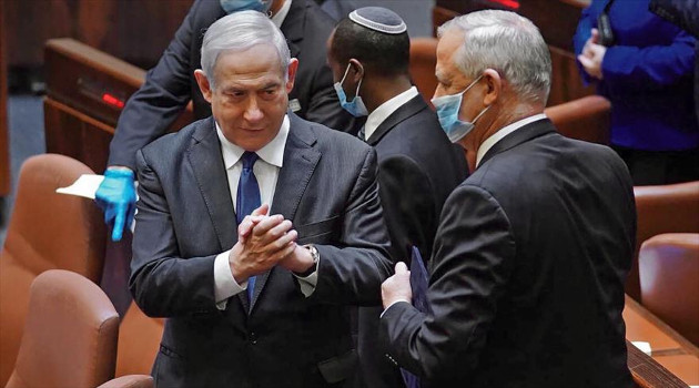 Benjamin Netanyahu será primer ministro durante los primeros 18 meses de gobierno, antes de ser reemplazado por su rival Benny Gantz por los siguientes 18 meses. /Foto: AFP
