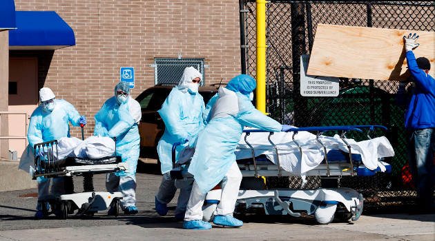 A finales del mes de marzo un experto aseguró que la Covid-19 dejaría un saldo de entre 100 mil y 200 mil muertos en Estados Unidos. /Foto: Justin Lane (EFE)